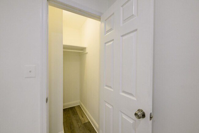 Building Photo - Charming & Renovated Petworth Rowhouse with Parking -  Available Now!