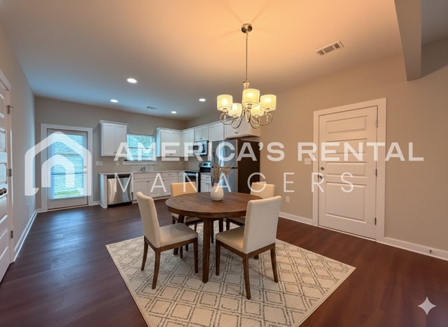 Building Photo - Modern Living in Brookwood!