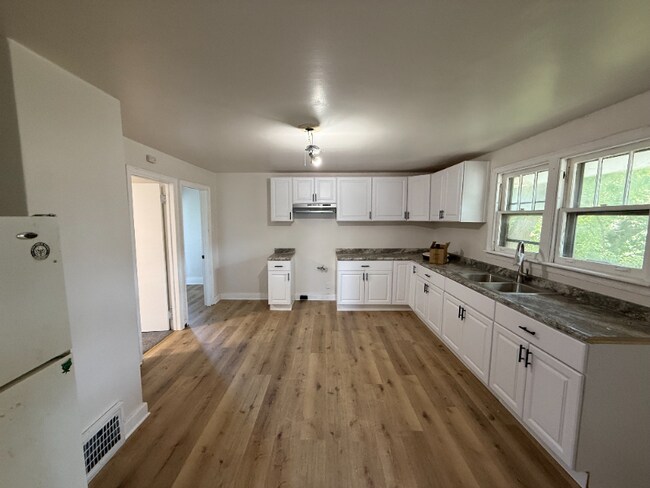 Building Photo - 1533 N 12th St