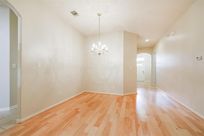 Building Photo - 13247 Gardnerville St