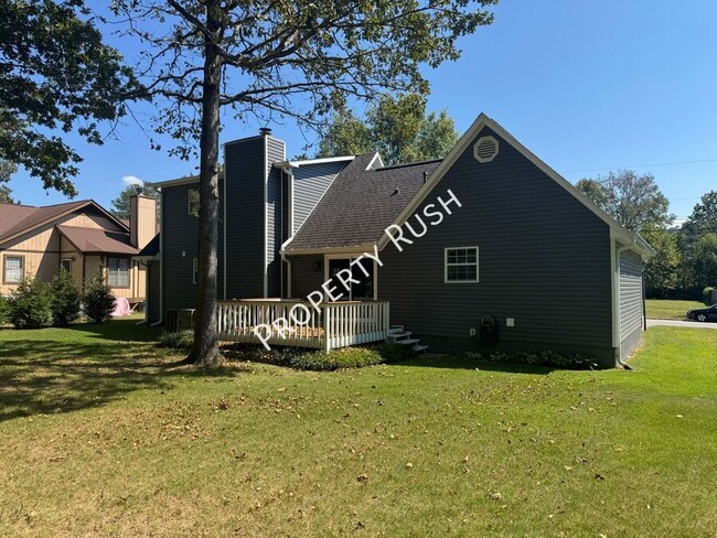 Building Photo - 1915 Howell Mill Dr