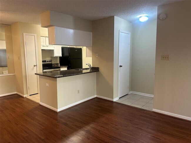 Building Photo - 2120 El Paseo St
