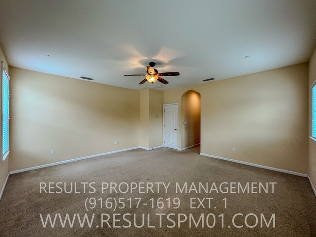 Building Photo - Luxury lifestyle in Orangevale