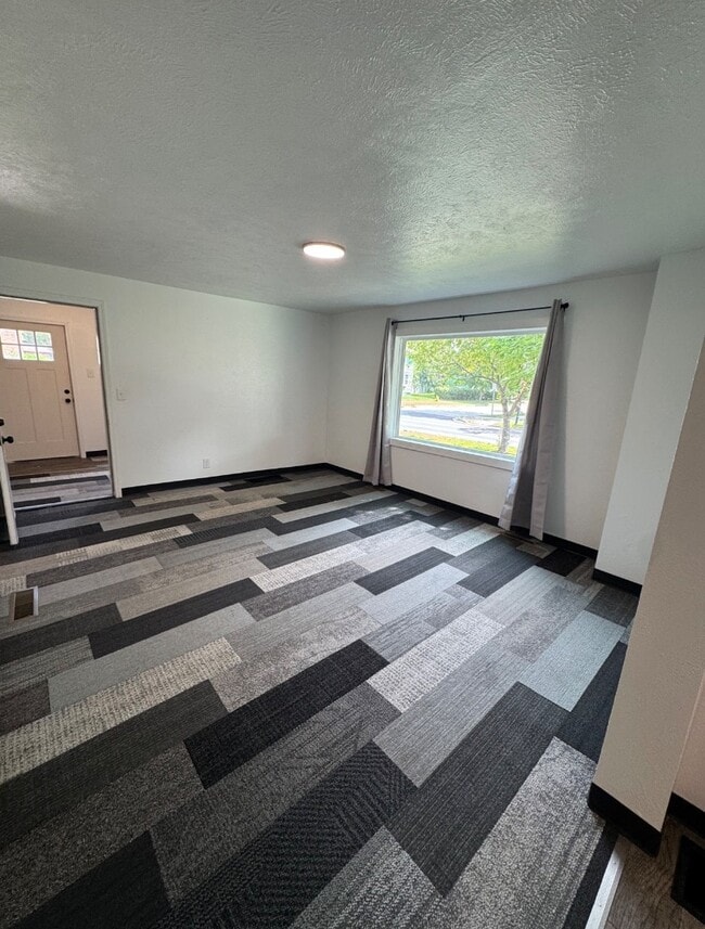 Building Photo - 601 W Wolf Ave
