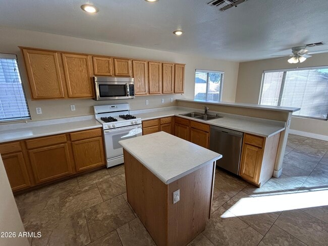 Building Photo - 1099 W Seagull Dr