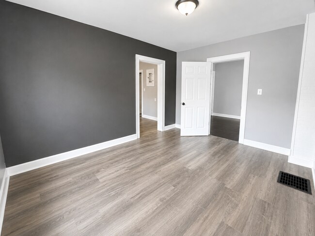 Building Photo - Charming North Linden Home with Fenced Backyard