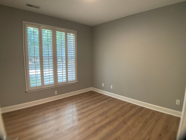 Building Photo - Absolutely Stunning Rare Rental in Hope Va...