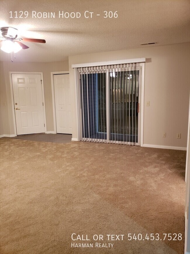 Building Photo - 1129 Robin Hood Ct