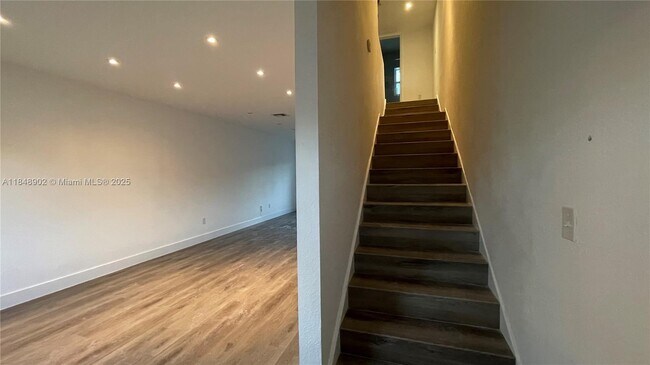 Building Photo - 425 NW 84th Terrace