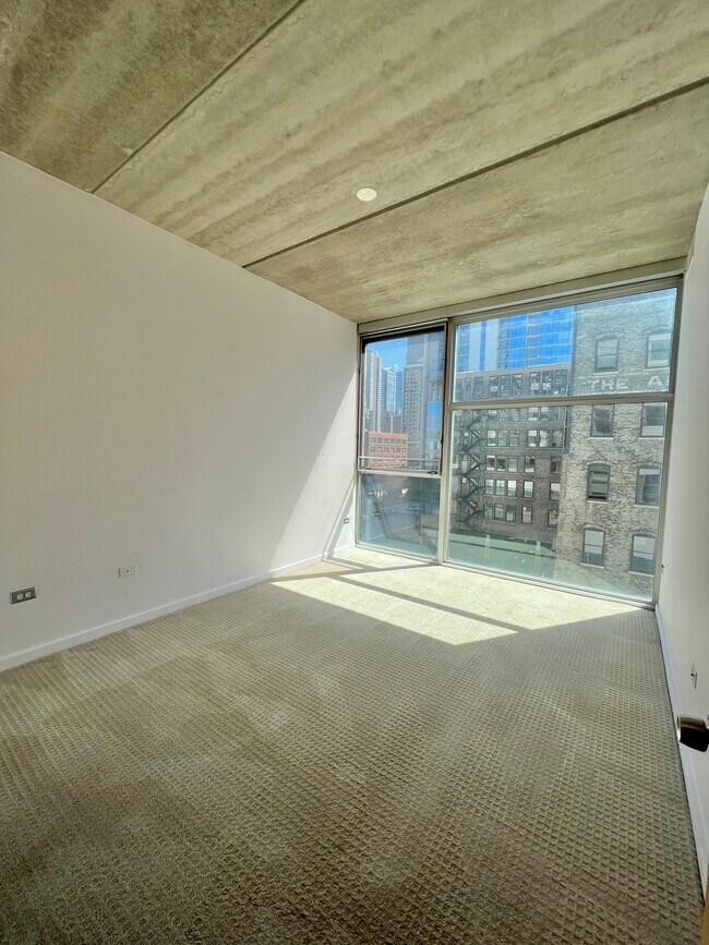 Building Photo - 630 N Franklin St