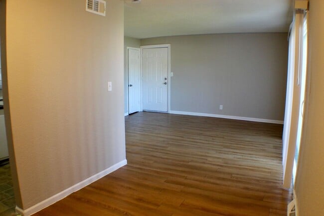 Building Photo - Spacious, Secure Living Normandy Apartments