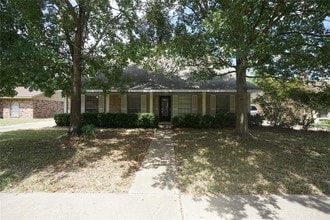 Building Photo - 16614 Cairnway Dr