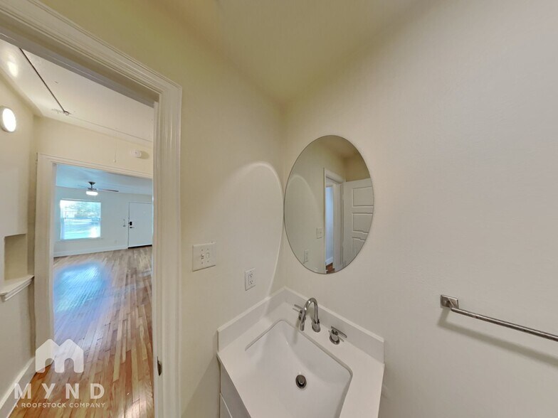 Building Photo - 3709 Mt Royal St