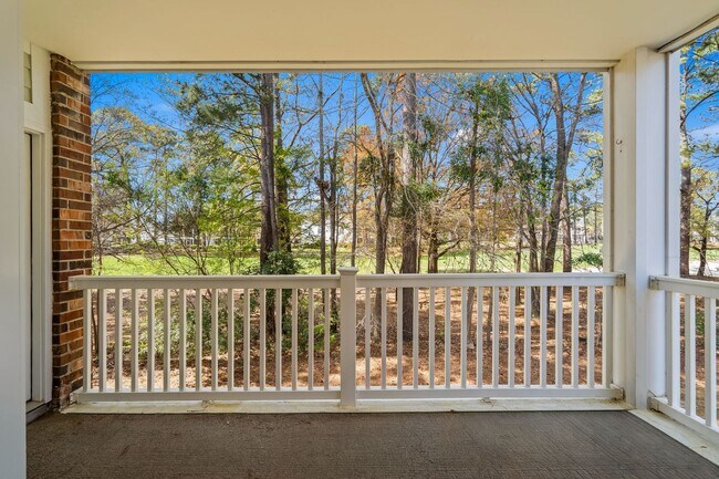 Building Photo - 686 Riverwalk Dr