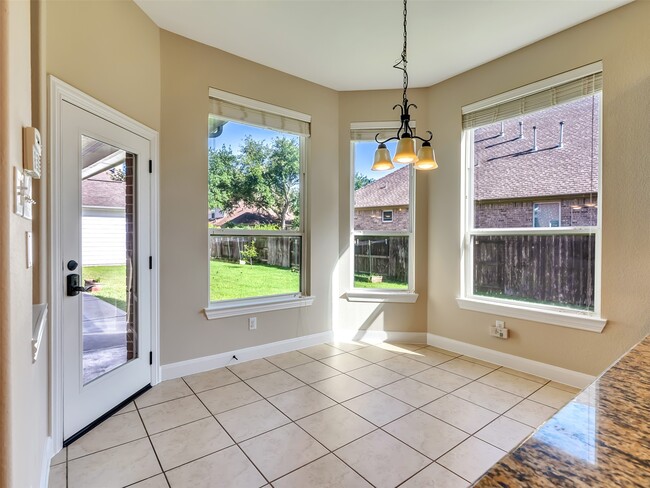 Building Photo - 5342 Tyler Park Ln