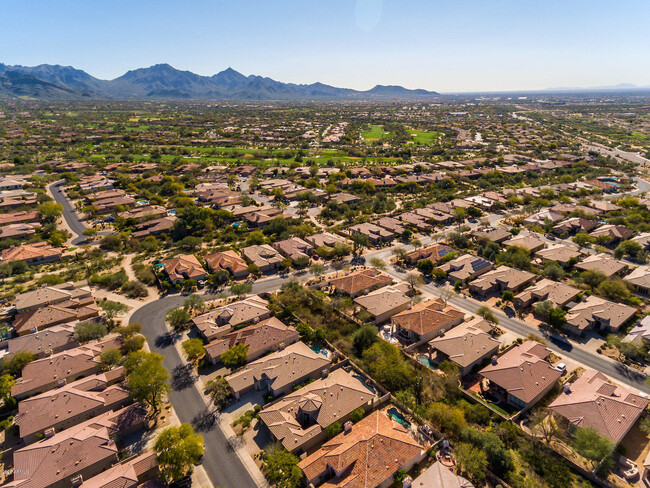 Building Photo - 7711 E Overlook Dr