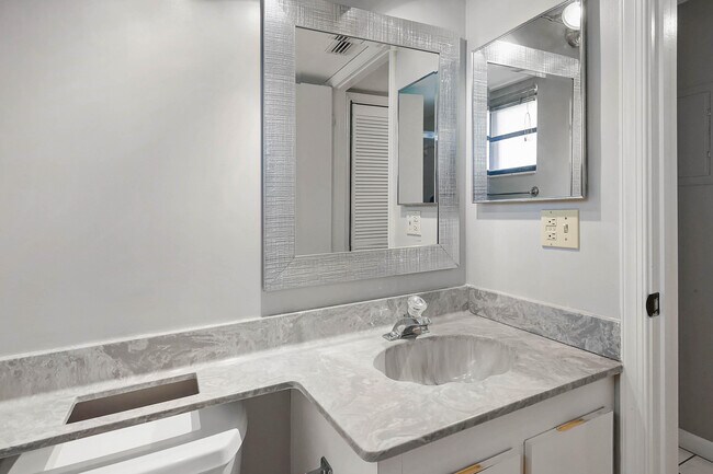 Building Photo - 7593 Tahiti Ln