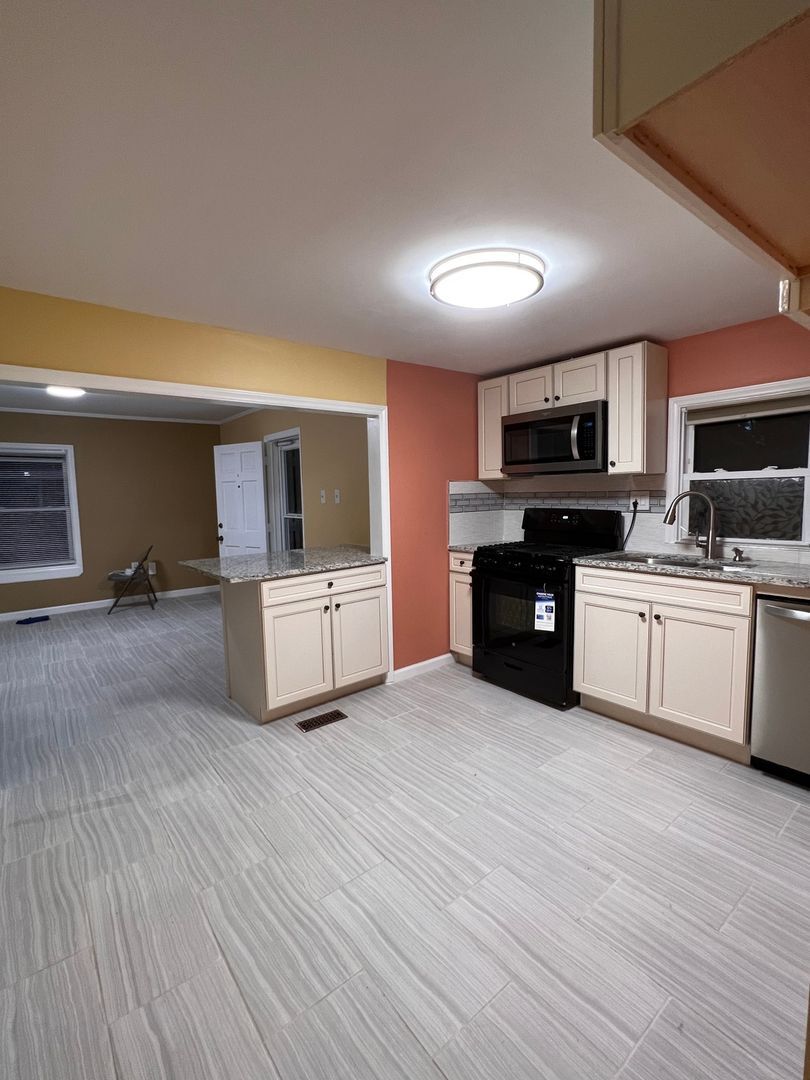 Building Photo - 117 Barbee Rd