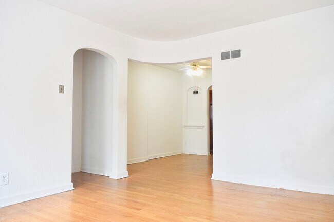 Building Photo - 6231 Eichelberger St