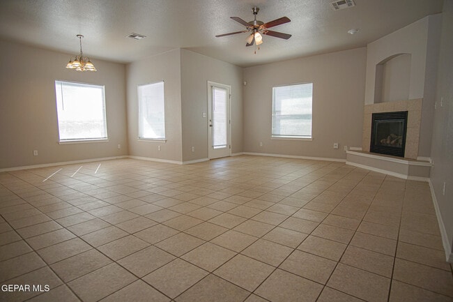 Building Photo - 7160 Mesquite Tree Ln