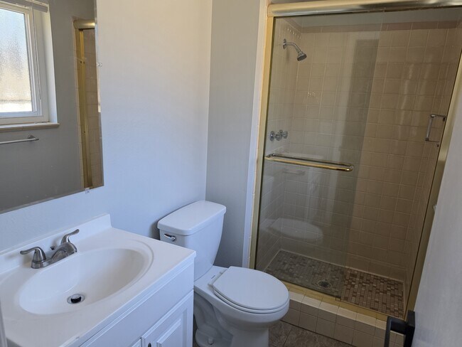 Building Photo - 1533 S Jamaica St