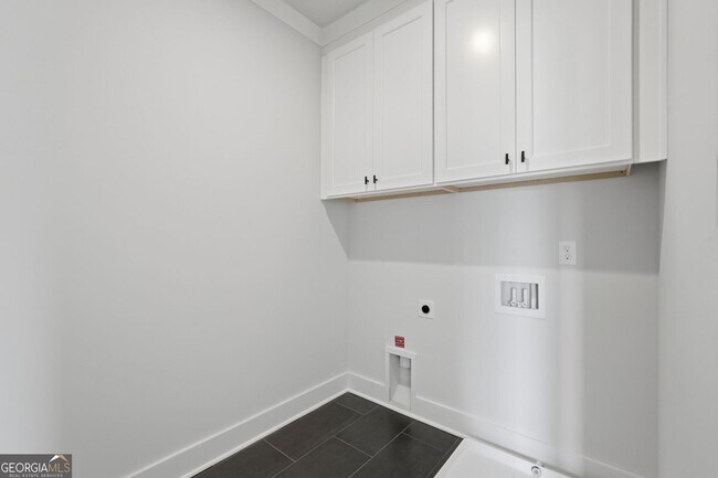 Building Photo - 331 Orchid St