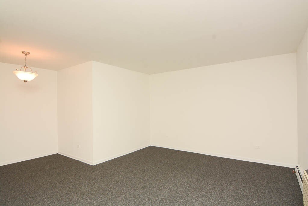 Building Photo - 520 W Aldine Ave