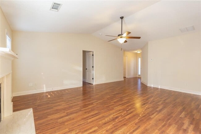 Building Photo - 947 Haymon Dr