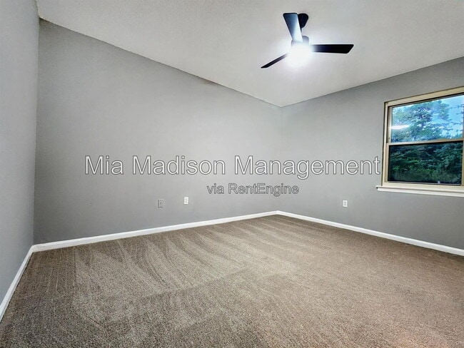 Building Photo - 1531 Marcy Cir