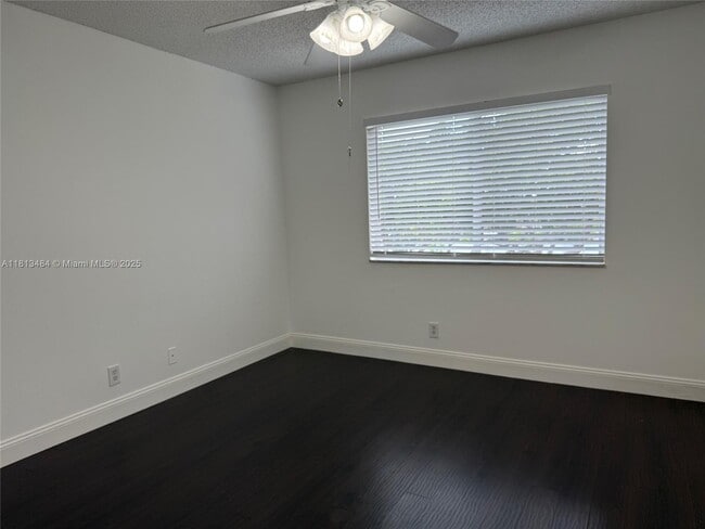 Building Photo - 17432 SW 140th Ct