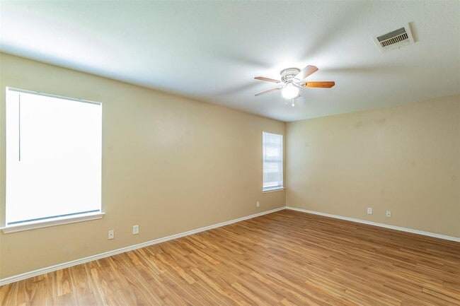 Building Photo - 207 Mitchell Dr