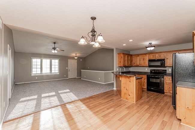 Building Photo - Please View 3D Virtual Walk-Through Before...