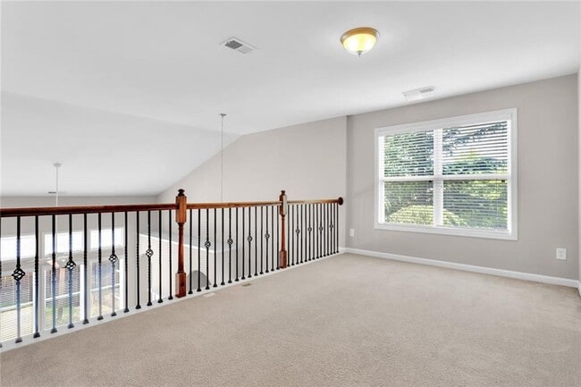 Building Photo - 3610 Crowchild Dr