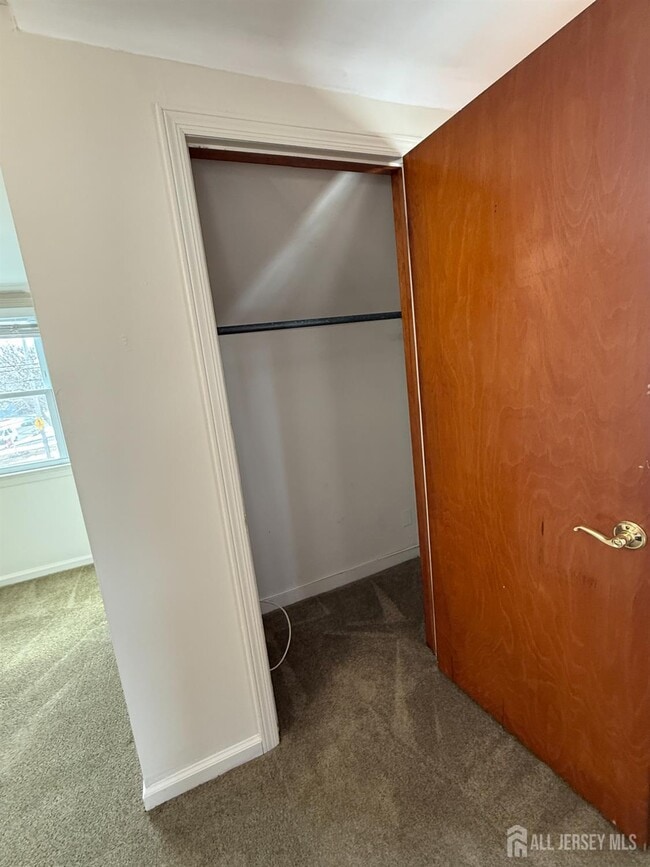 Building Photo - 20 Broadway