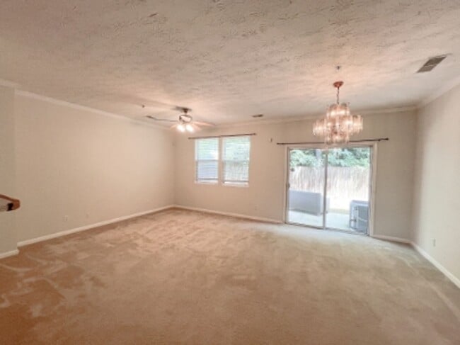 Building Photo - 158 Ellis Drive