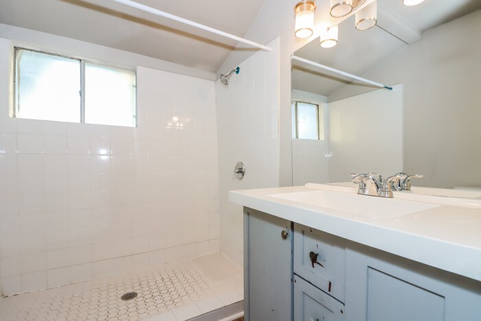 Building Photo - 11750 Murr Way