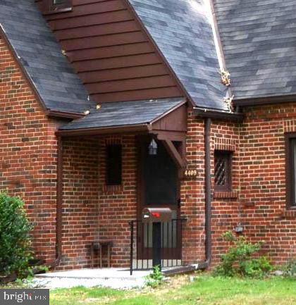 Building Photo - 4409 Beechwood Rd