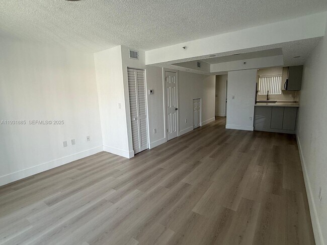 Building Photo - 7835 W 30th Ct