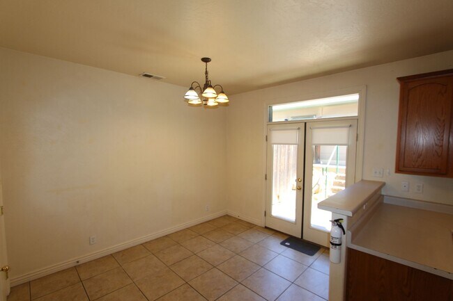 Building Photo - 1478 E Ivy Ln