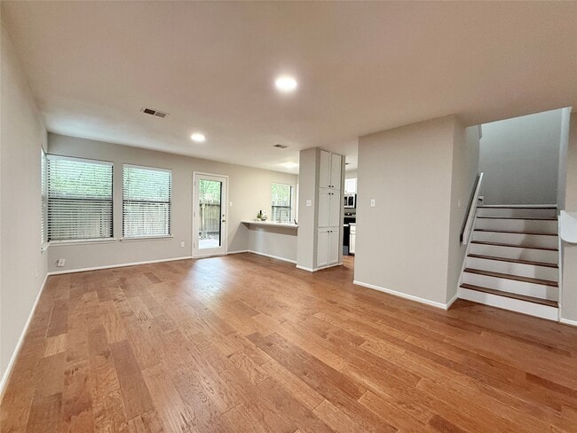 Building Photo - 22 Sawmill Grove Ln