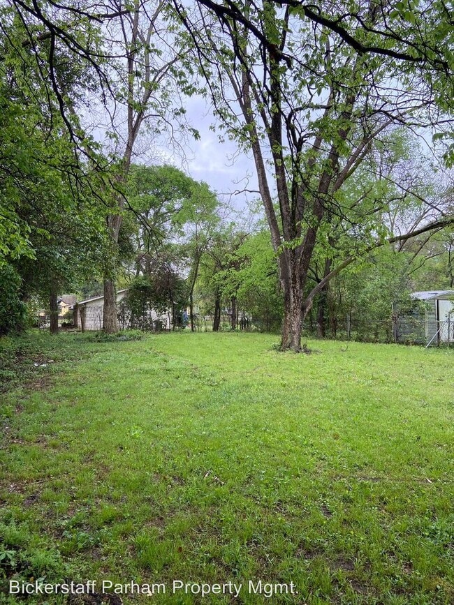 Building Photo - 2 br, 1 bath House - 2406 Clover Lane