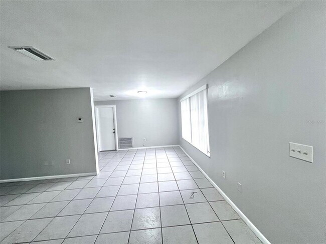 Building Photo - 7204 Isle Dr