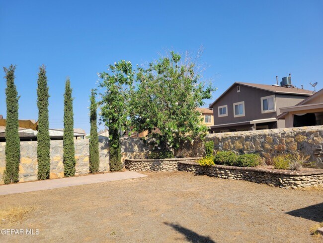 Building Photo - 14267 Pacific Point Dr