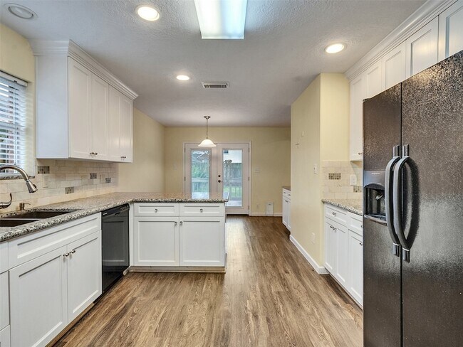 Building Photo - 1814 Oak Valley Dr