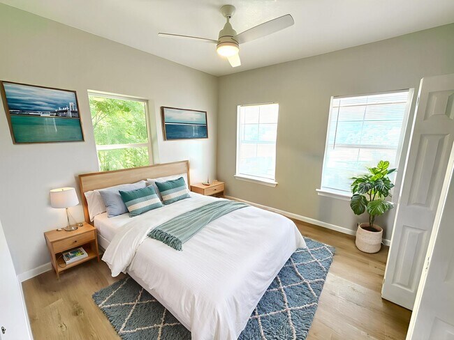 Building Photo - 2422 W Commerce St