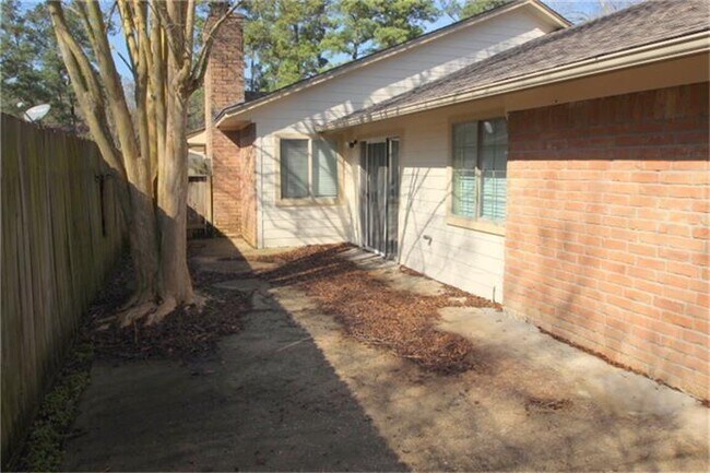 Building Photo - 4802 Maurita Dr
