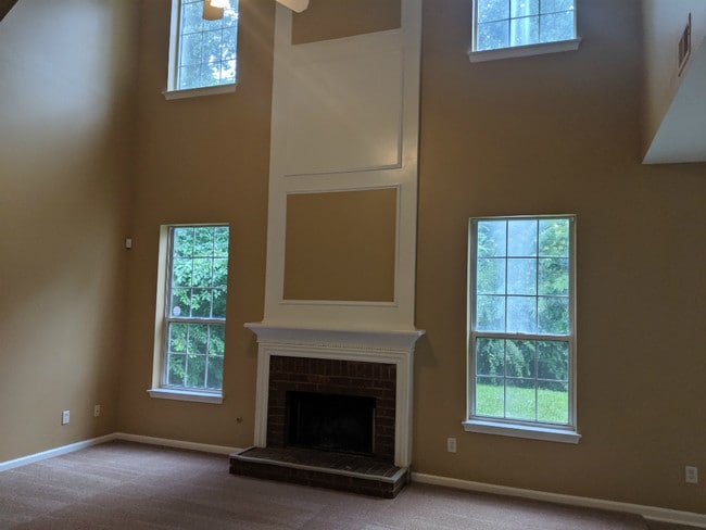 Building Photo - 5107 Huntcrest Dr SW