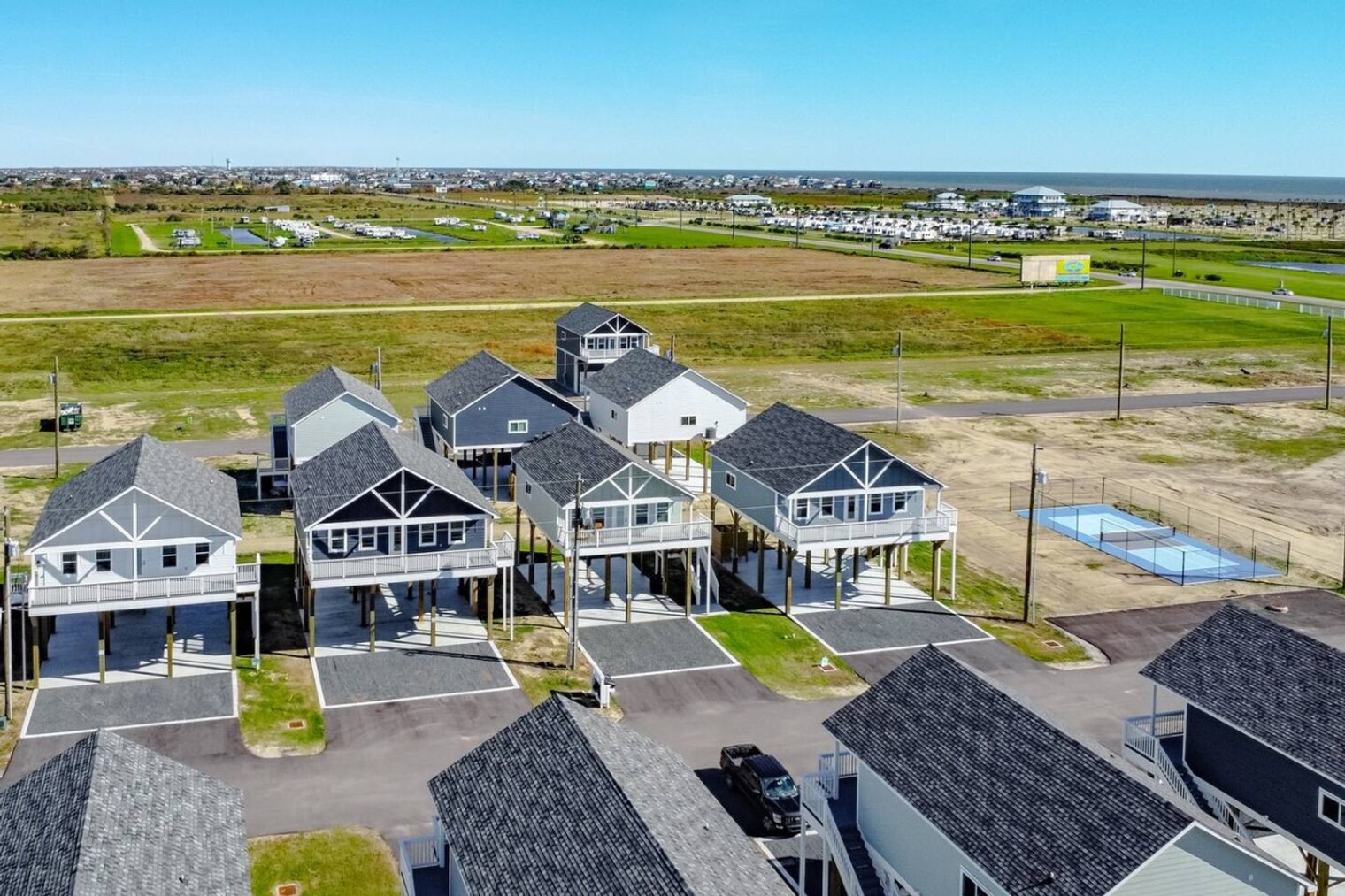 Building Photo - 1037 Sunset Cir