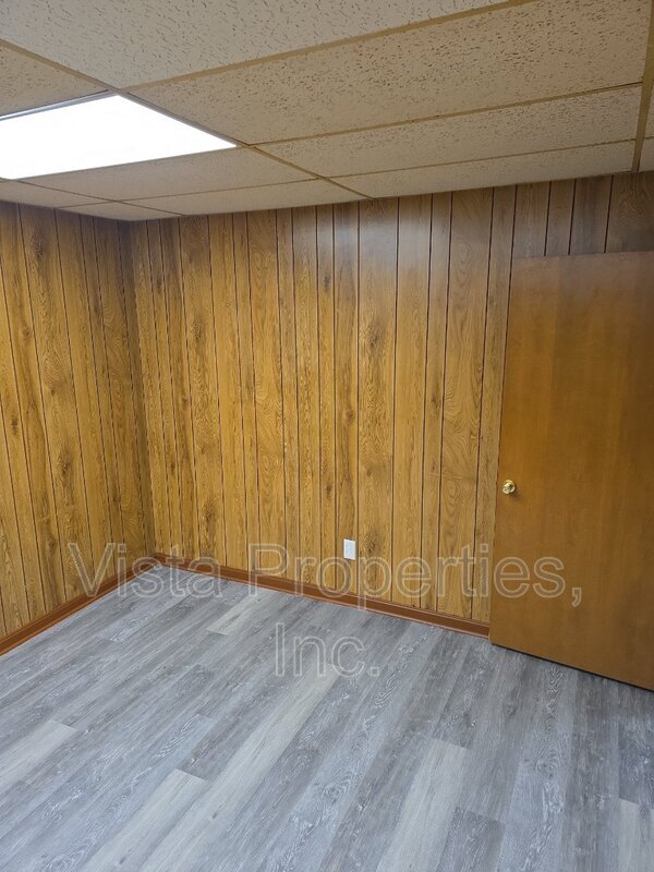 Building Photo - 7292 Manslick Rd