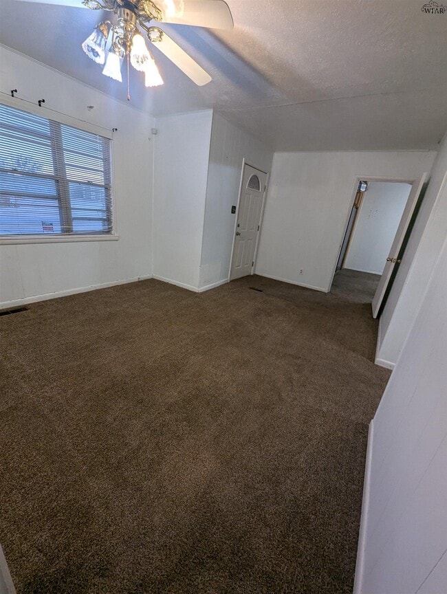 Building Photo - 1706 Katherine Dr